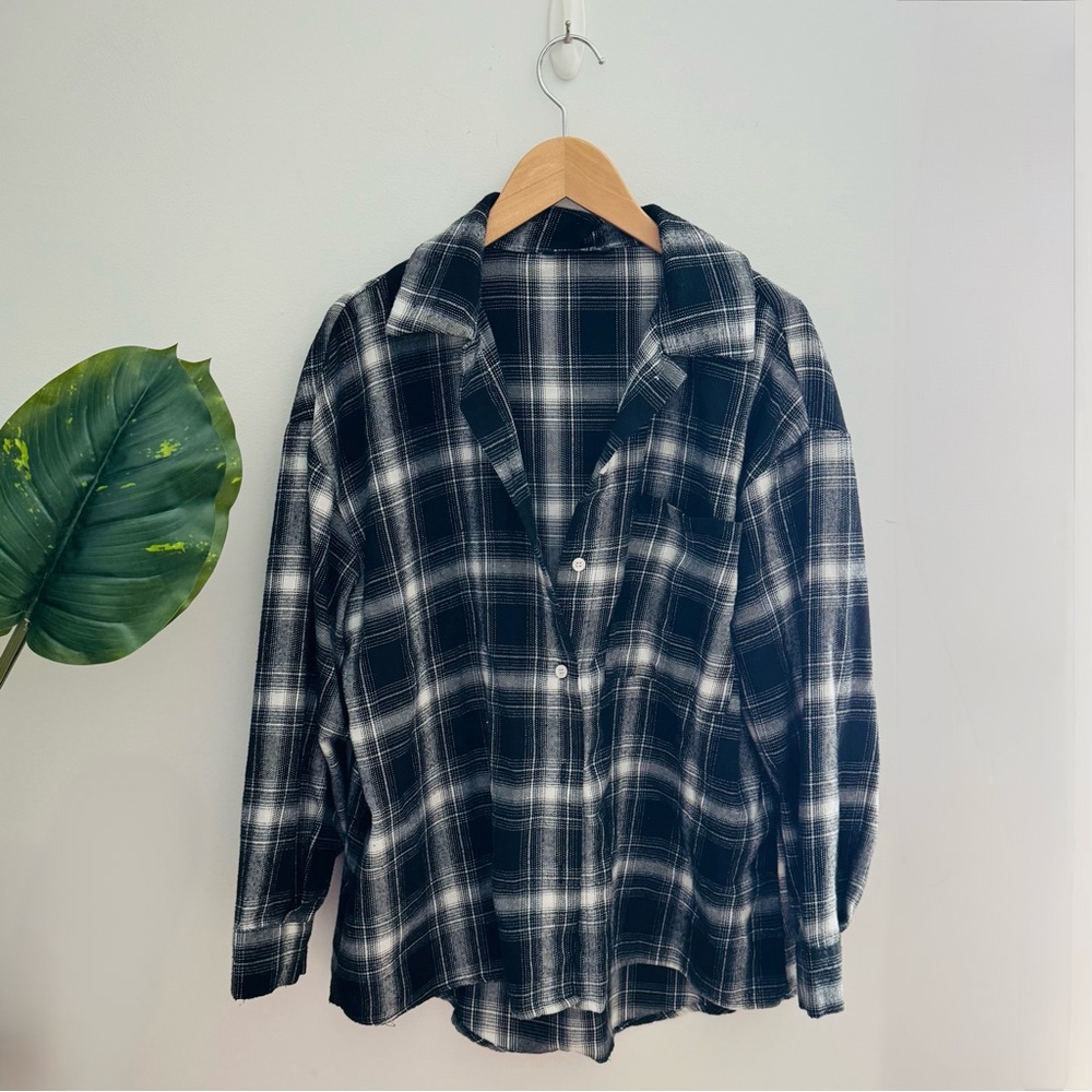 SHEIN | Black & White Plaid Button Down Shirt Size Medium